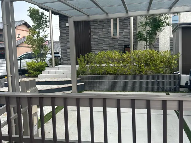 ◎玄関がピカピカだと家全体の見た目が違います◎年間5,000件以上の施工実績◎サービスの画像