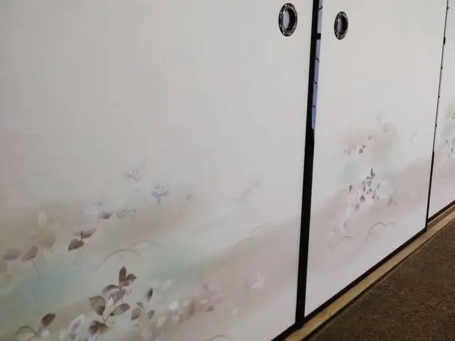 【敏速に対応します】職人直営店★ふすま張替！新鳥の子～上級織物etc豊富な品揃えサービスの画像