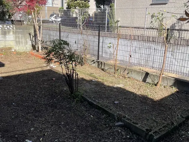 ちょっとした「めんどうな草むしり」お任せ下さい！　お庭・アパート・駐車場サービスの画像