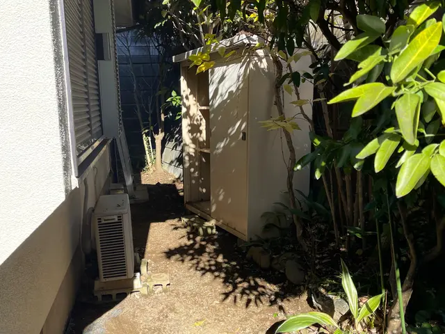 ちょっとした「めんどうな草むしり」お任せ下さい！　お庭・アパート・駐車場サービスの画像