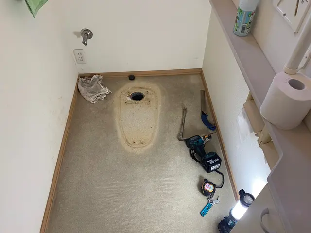 長年の汚れや傷だらけのクッションフロアーが新築の時の様に！気分一新！！サービスの画像