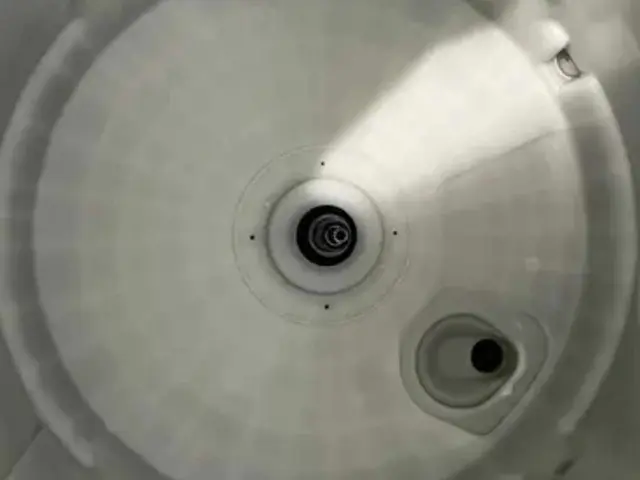 目に見えない汚れ丁寧、確実に クリーニング致します。衣類にカビが付くのを防ぎますサービスの画像