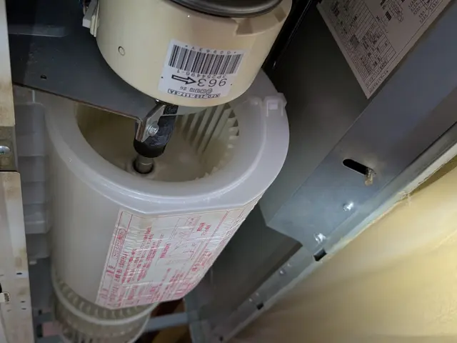 天井取付けエアコンのクリーニングです！サービスの画像