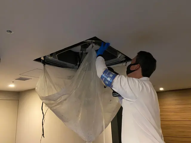 【抗菌コート込み☆】 天井埋込タイプエアコンクリーニングサービスの画像