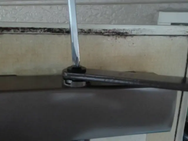 ドアクローザー交換サービスの画像