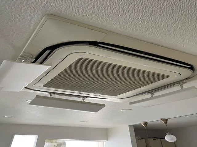 天井埋め込みエアコンサービスの画像