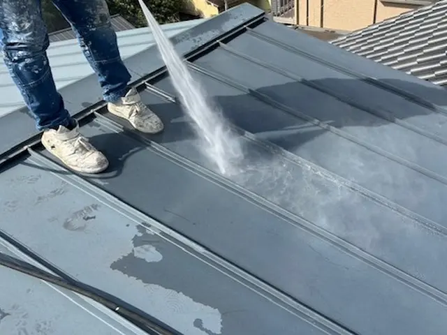 耐久性アップ！屋根塗装で家の寿命を延ばす｜究極の防御｜一級塗装士がプロの屋根塗装サービスの画像