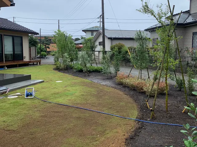 綺麗な芝憧れますよね！見てくれてありがとうございます！芝！張っちゃいましょう！サービスの画像