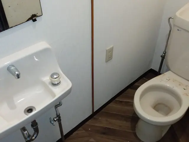 トイレは安らぎの場所!!　便器と一緒に壁床張り替えでリフレッシュ☆まとめてお得！サービスの画像