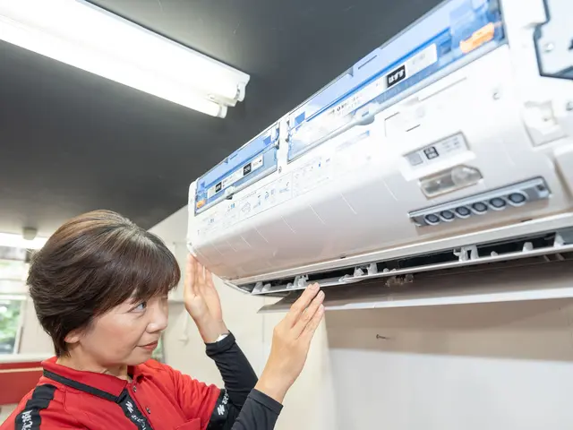 夫婦で安心対応。エコ洗剤で安全なエアコンクリーニングサービスの画像