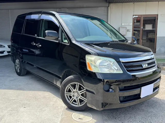 リピーター多数☆法人も信頼するプロが愛車を隅々まで丁寧に磨き上げます☆サービスの画像