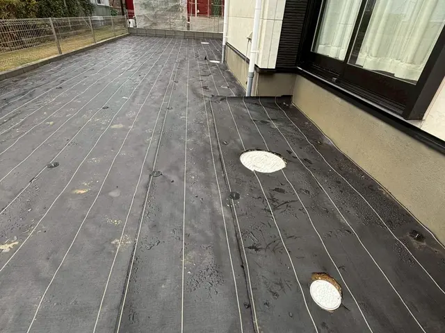 防草シート施工工事サービスの画像