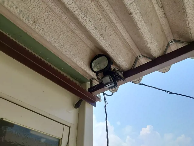 センサーライト取り付け作業サービスの画像