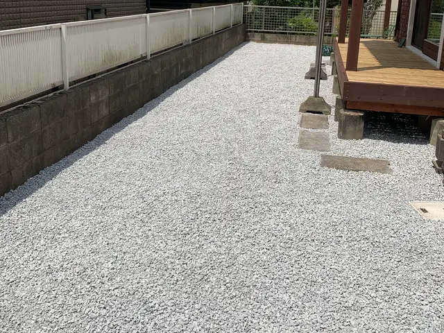 22.23.24年連続アワード入選！【業歴25年】防草シート施工！お任せ下さいサービスの画像