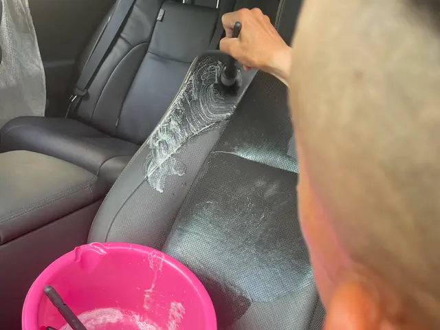 【即日対応 応相談】「ピカピカ絶賛！新車のような輝きを実現する匠の技」サービスの画像