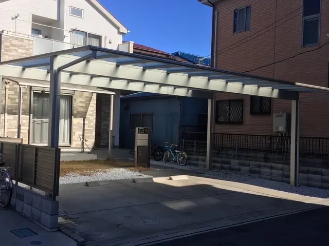 埼玉と大阪年間2000件の実績！大手メーカーの職人がカーポート施工を安心価格で！サービスの画像