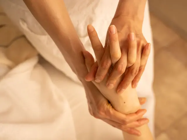 極上アロマオイルトリートメントサービスの画像