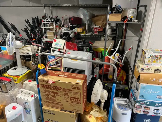 ２トントラック詰め放題パック。丁寧作業と急な依頼にも対応！エアコン撤去無料。サービスの画像