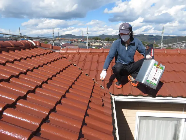 セメント瓦・モニエル瓦・洋瓦など屋根塗装は完全自社施工の中里塗装へサービスの画像