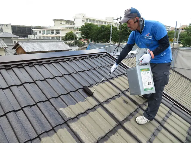 セメント瓦・モニエル瓦・洋瓦など屋根塗装は完全自社施工の中里塗装へサービスの画像