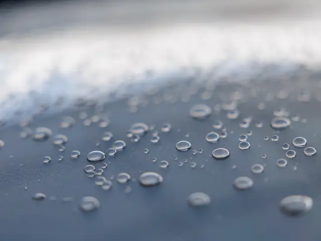 フロントガラスの撥水サービス中！経験と知識を活かして愛車の美しさを甦らせますサービスの画像