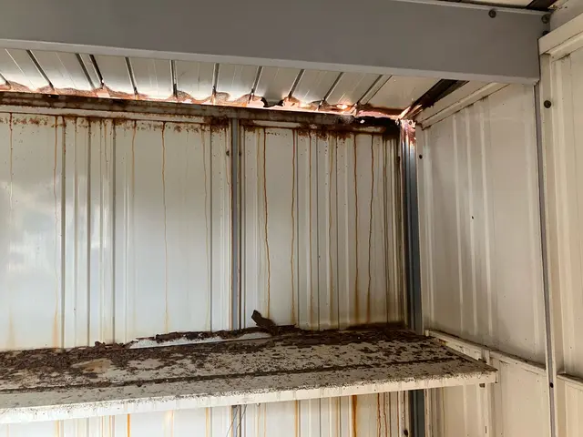 要らない物置！飛んじゃう前に！サービスの画像