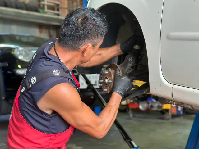 地域で愛され50年◆親子2代ベテラン技術でどんな車種でも対応可！輸入車、2輪車◎サービスの画像