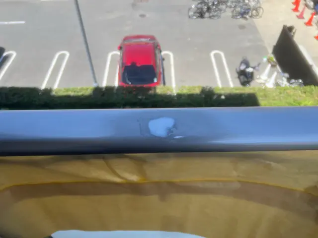 丁寧な説明と安心の直接施工！フローリングや扉・建具・サッシなどを補修致します。サービスの画像