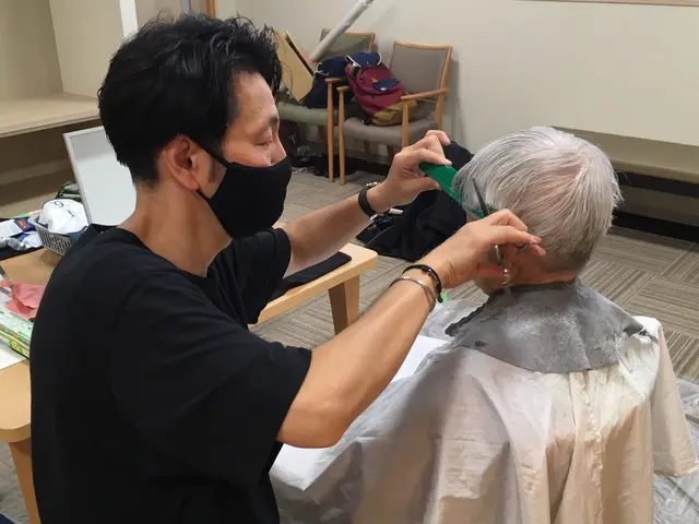 福祉訪問理美容歴10年以上の経験豊富なスタッフが満足のいくサービスを提供します！サービスの画像