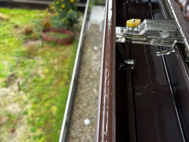 業界歴10年/地域密着型/完全自社施工/女性スタッフとお伺い致します！火災保険可サービスの画像