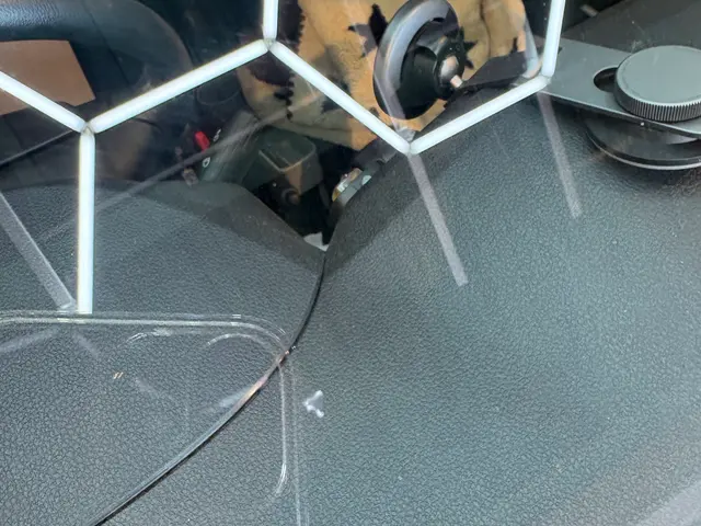 【フロントガラスの飛び石修理】リペアで綺麗になるかもしれませんよ！？サービスの画像