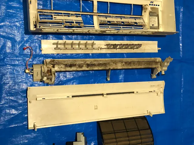 テレビで当店が紹介されました！4人のスタッフで施行中！ドレンパン分解が売りです！サービスの画像