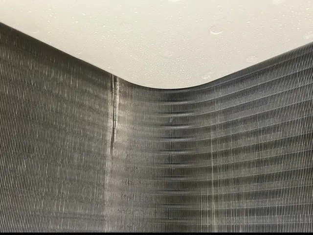 プロの技術でキレイな空気でお客様を迎えられるように徹底的に洗います！！！サービスの画像