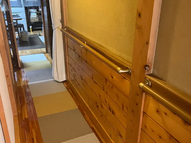 介護保険を利用した手すり取り付けサービスの画像