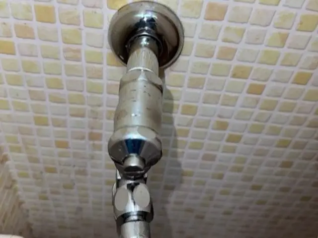 トイレのイヤナ臭いの原因になる尿石や黒ずみ手の届きにくい汚れもしっかり落としますサービスの画像