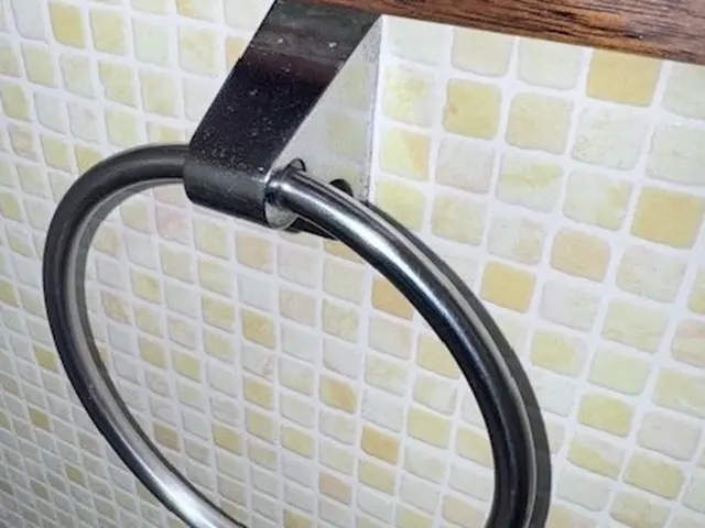 トイレのイヤナ臭いの原因になる尿石や黒ずみ手の届きにくい汚れもしっかり落としますサービスの画像