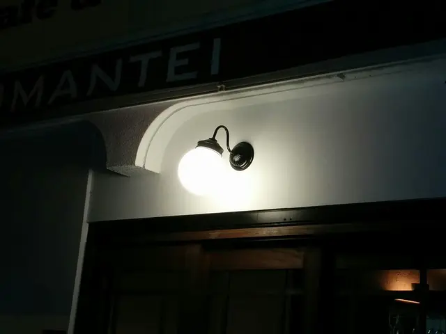 壊れた照明交換します。サービスの画像