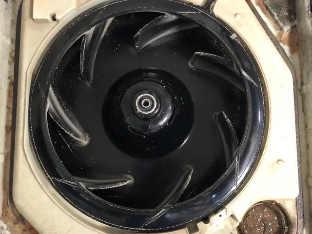 【天井埋込エアコン分解洗浄】サービスの画像