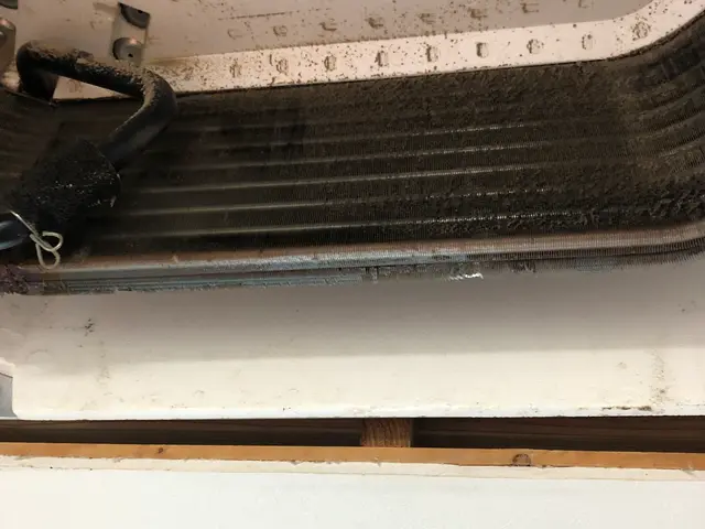 【天井埋込エアコン分解洗浄】サービスの画像