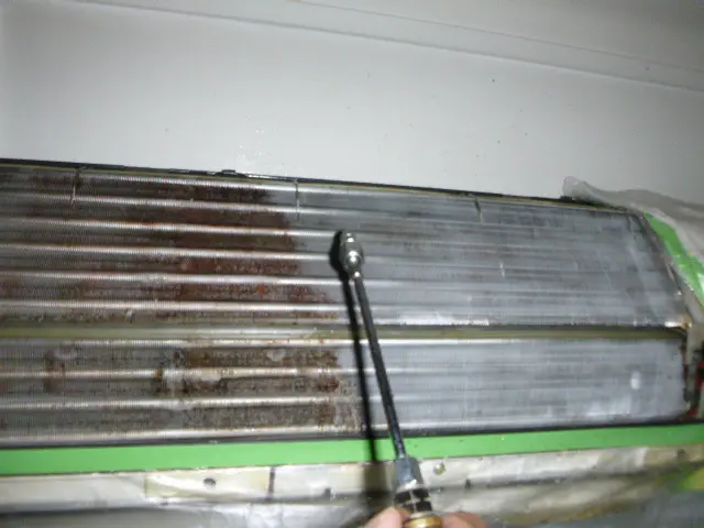 壁掛全機種対応！夫婦でお伺い！消臭抗菌無料！損害保険加入！電気工事士！サービスの画像