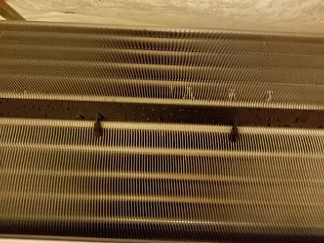 壁掛全機種対応！夫婦でお伺い！消臭抗菌無料！損害保険加入！電気工事士！サービスの画像