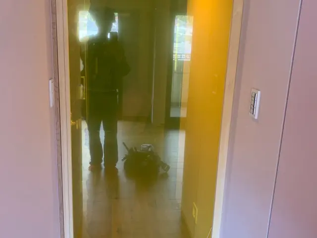 安心・安全7の確保を！ガラス飛散防止とUVカットのフィルム施工です。サービスの画像