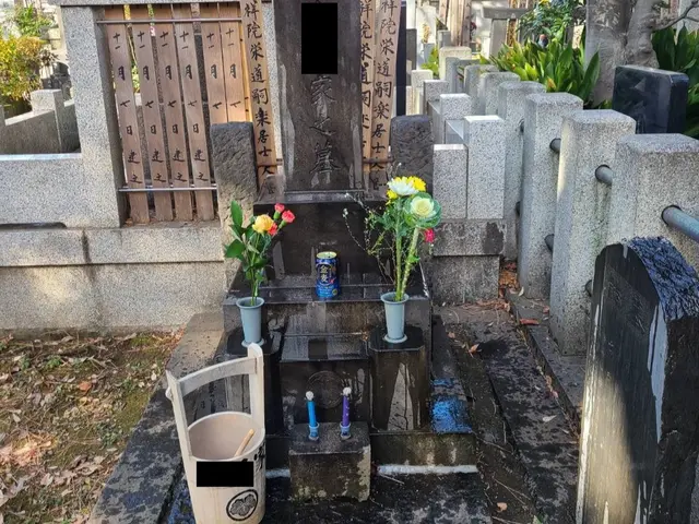 【安心法人運営】お墓参り代行全てコミコミパック（お花・お線香・交通費・駐車場込）サービスの画像