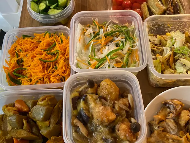 家庭料理をベースに、プロの現場経験を活かした安心をお届けします