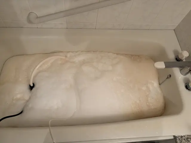 隅々まで綺麗に仕上げます！　お得な追い焚き配管洗浄セットは¥30000ですサービスの画像