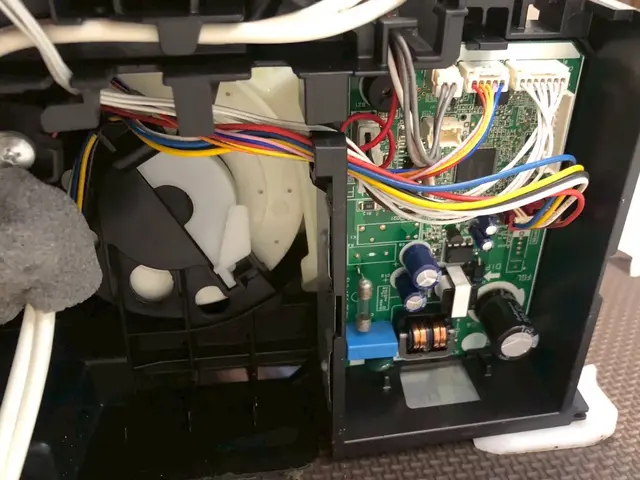 完全分解エアコンクリーニング（内部まで徹底洗浄）12月末までの依頼で割引有り！！サービスの画像