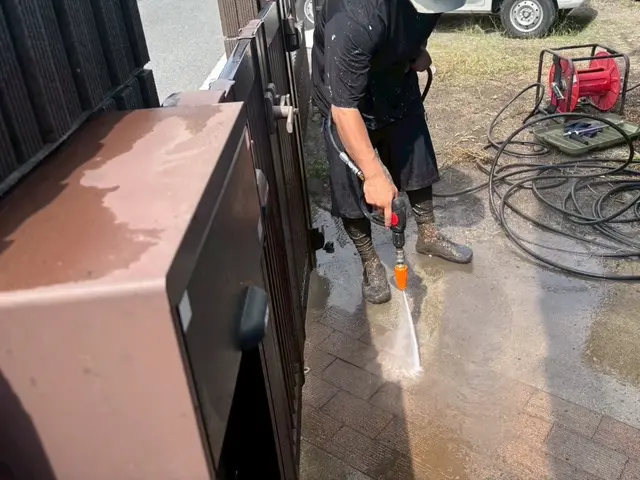 駐車場高圧洗浄サービスの画像