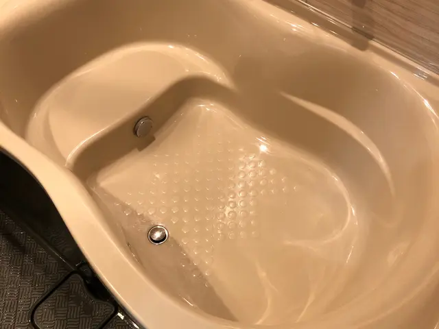 【追い焚き配管除菌洗浄】配管内部に溜まった汚れをすっきりキレイに除去します！サービスの画像