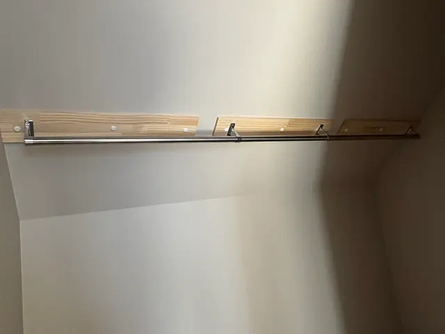 ★ハンガーパイプの取り付け・取り替え★【オンラインカード決済・後払い可】サービスの画像