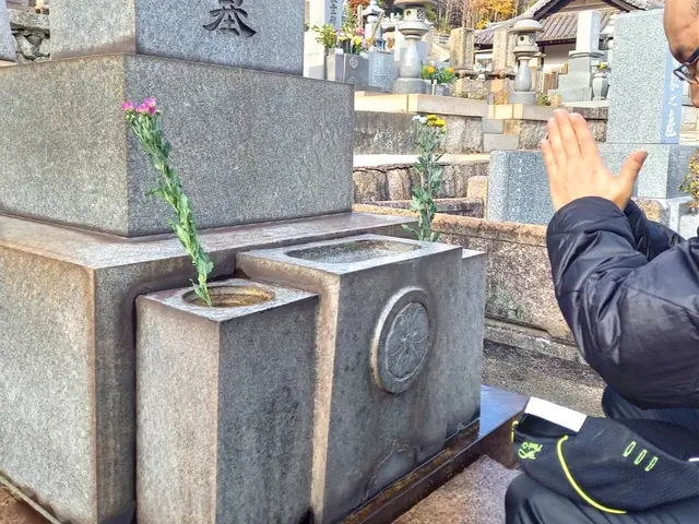 【実績多数・丁寧な対応】真心込めてお墓参り致します◎墓石清掃◎草むしりサービスの画像